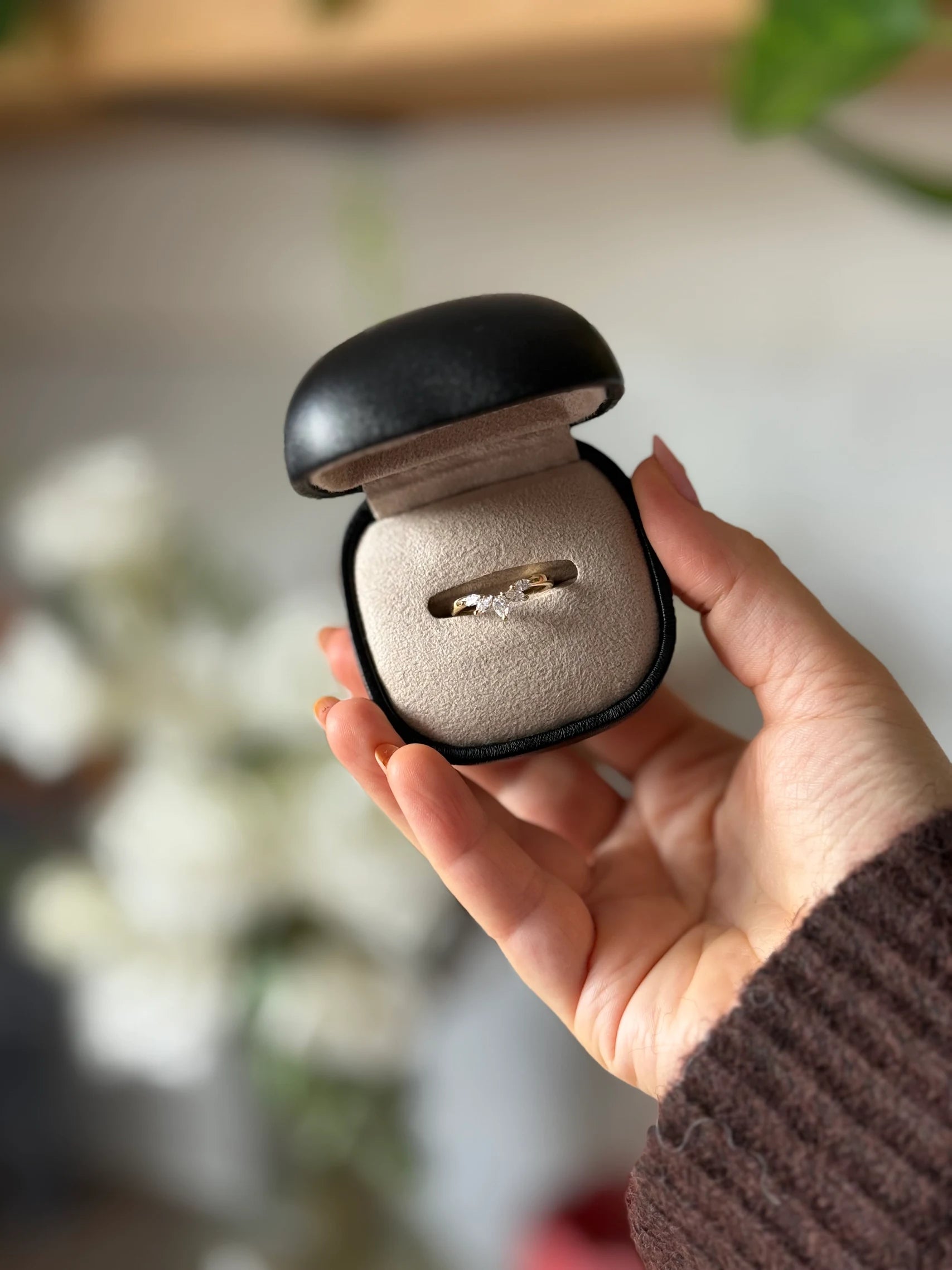 custom wedding ring made in London by independent jewellers